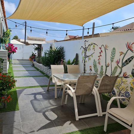 Sandcastle Beach Apartments 팜비치 외부 사진
